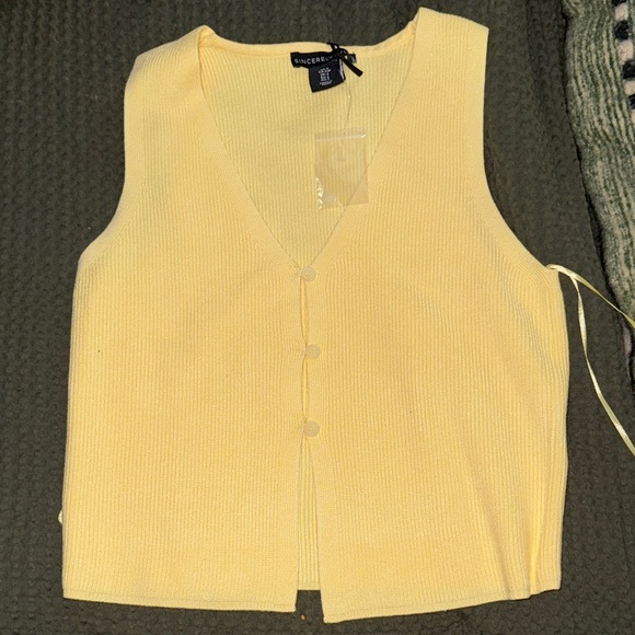 Sincerely Jules Light Yellow Knit Top - Picture 1 of 2